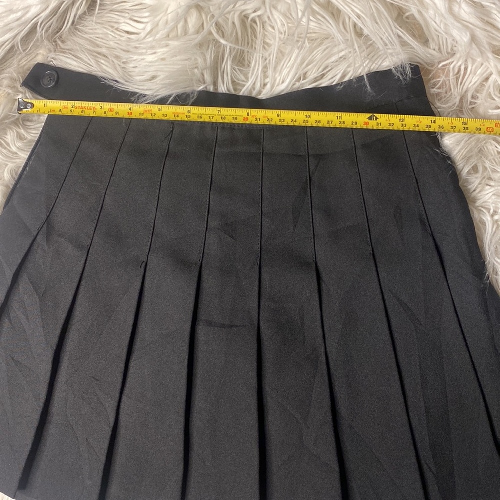 Black Pleated Skirt - Picture 4 of 5